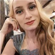 Ich biete Gesang Unterricht für alle Menschen die das talent haben und auch die gerne singen